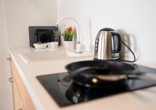 Deluxe Suite - Parking - Workspace - 1