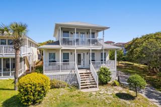 Vacation in This Gorgeous 2-Story Home! 3 BR 3 BA! Sleeps 8! - Panama City - 0