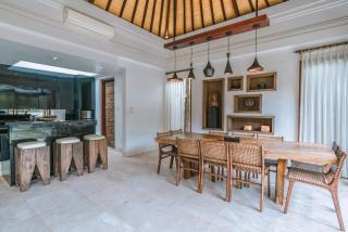Villa Kajou: Spacious 4BD Villa in Seminyak Close to the Beach! - Seminyak - 7