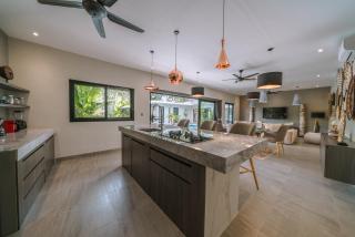 Villa Batik - Brand New & Stylish 3BR Villa in Seminyak! - Seminyak - 2