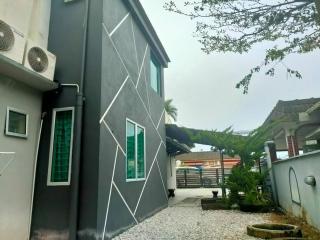 AVENUE HOMESTAY 5 Room 4 Toilet 4 MINUTES TO TOWER - Teluk Intan - 1