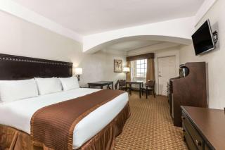Baymont by Wyndham Galveston - Galveston - 1