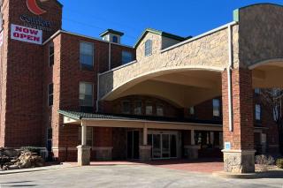 Comfort Inn & Suites - 0