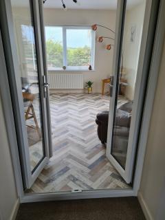 Beautiful 2-Bed semi rural cottage enclosed garden - 6