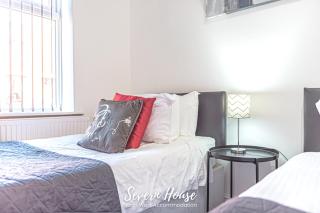 Severn Street House Serviced Accommodation - Leigh - 1