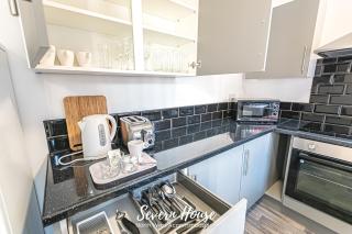 Severn Street House Serviced Accommodation - Leigh - 3