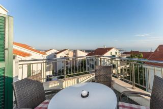 Lucian, sea view ap. for 4 - Novalja - 6