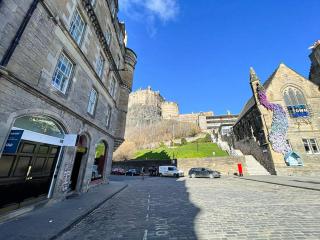 Snug Studio on The Grassmarket, 5mins from Castle - 4