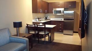 Microtel Inn & Suites by Wyndham Red Deer - Red Deer - 2