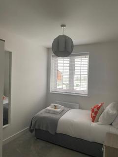 Henry Blythe Gardens - Thame - 5