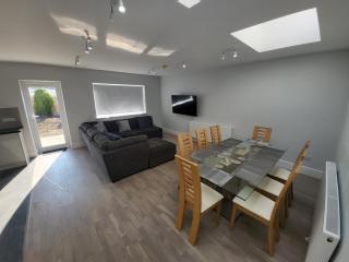 High Spec Large 6 Bedroom House! - Kingston upon Thames - 9