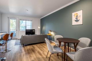Hollywood 2BR w Gym Pool Spa nr Sunset Blvd LAX-202 - Los Ángeles - 6