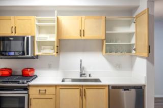 Hollywood 2BR w Gym Pool Spa nr Sunset Blvd LAX-202 - Los Ángeles - 4
