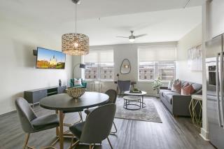 Ideal Condo Next Door to French Quarter - New Orleans - 2