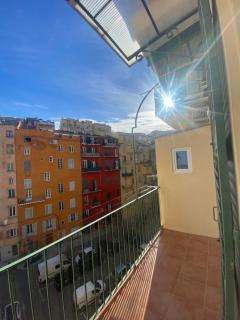 appartement climatisé,IDEALEMENT SITUE 100m du vieux port. - 4