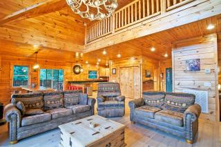 Spacious 4BR w/ Amazing Views! - Waynesville - 3