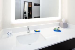 Holiday Inn Express Cincinnati West by IHG - Dent - 7