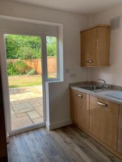 Renovated home, fab location, garden, pet friendly and parking - 2