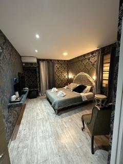 ROH Suites - Athens - 6
