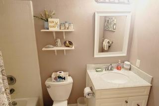 E10 comfortable and neat 2 bedroom 2 bath - Saint Simons Island - 2