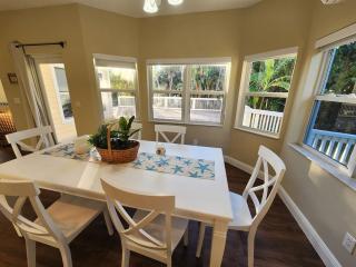 Renovated Spacious Beach House-Steps from the Beach! - Fort Pierce - 6