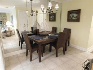 E11 Peaceful bedroom two bath Ground Level New Shower and Floors Come make some family memories - Mallory Park - 4