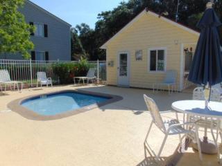 H5 close to the front pool and clubhouse downstairs by lake - Mallory Park - 0