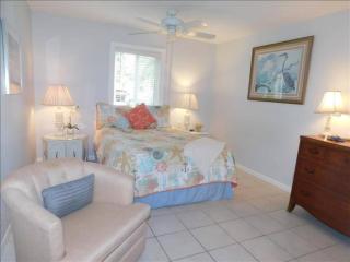 H5 close to the front pool and clubhouse downstairs by lake - Mallory Park - 4