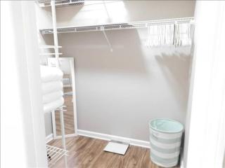 Harbour Oaks Professionally decorated downstairs really nice 3 bedroom - Demere Park - 9