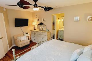Harbour Oaks Professionally decorated downstairs really nice 3 bedroom - Demere Park - 7