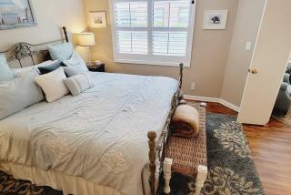 Harbour Oaks Professionally decorated downstairs really nice 3 bedroom - Demere Park - 6