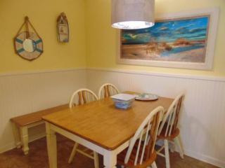 H13 Ocean Walk Resort 2bdrm 2 bath downstairs great beds Great view and always a great breeze - Saint Simons Island - 0