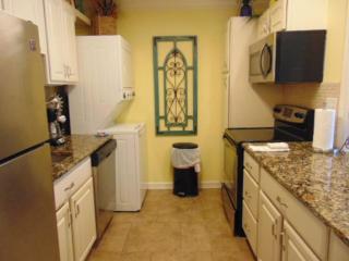 H13 Ocean Walk Resort 2bdrm 2 bath downstairs great beds Great view and always a great breeze - Saint Simons Island - 7