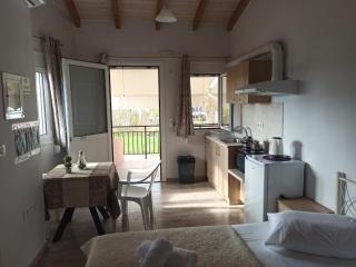 Christos Family Apartments Β - Agios Rokkos - 5