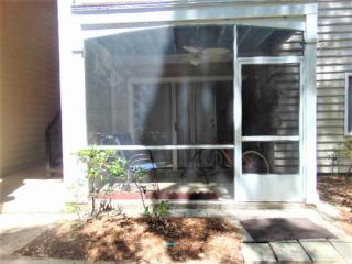 D7 screened porch welcoming and cozy Downstairs neat and ready for your arrival - 4