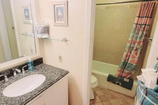 A3 tile floors pet friendly easy access downstairs faces nice grassy area Close to pool - Mallory Park - 6