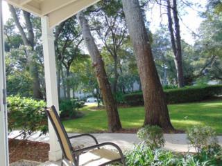 A3 tile floors pet friendly easy access downstairs faces nice grassy area Close to pool - Mallory Park - 2