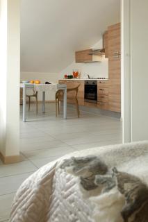 Mariposa Apartments - 4