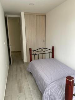 Hermoso apartamento moderno, excelente ubicación cerca al centro histórico - Bogotá - 3