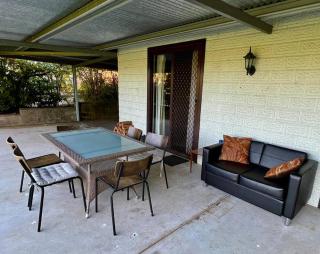 Beautiful 1960s home in historic Yackandandah - Yackandandah - 6