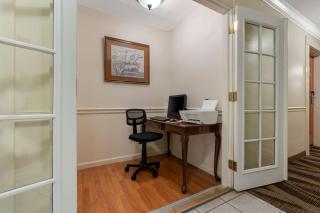 Best Western Colonial Inn - 1