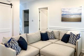 Sunset Avenue Stunner - 2