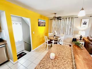 Sunny Stay Bright and Cozy Suite 1 - 5