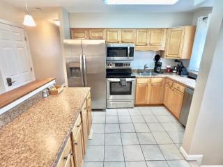 Private Queen Bdrm Suite 1 Near Downtown - Cincinnati - 2