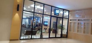 One Uptown Opposite of grandhyatt hotel manila Taguig city - 4