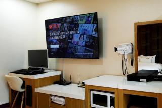 White Tourist Hotel - Jeonju - 8