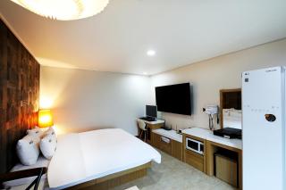 White Tourist Hotel - 5