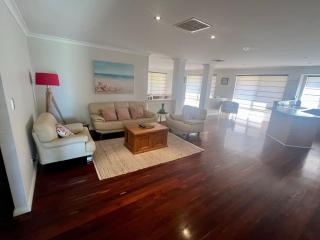 Wagon Holiday Home - Broadwater - 6