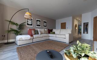 Luxury 1BR Seafront Apartment - 5