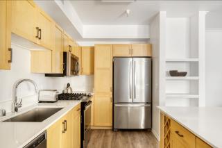 Hollywood 2BR w Gym Pool Spa nr Sunset Blvd LAX-229 - Los Angeles - 2